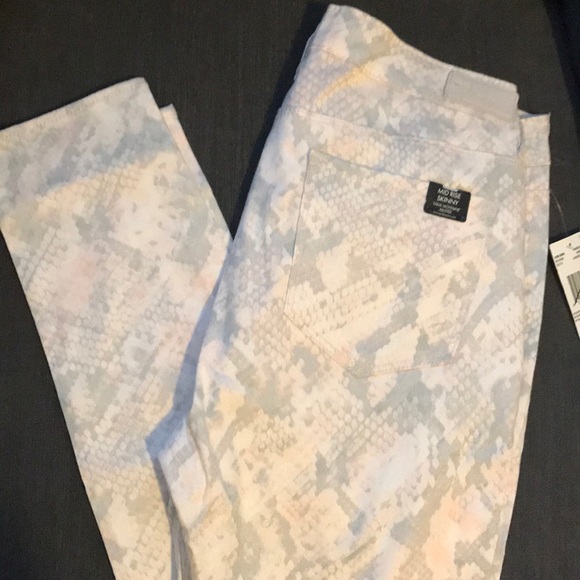 Buffalo Skinny Snake Print Jean - Picture 6 of 8